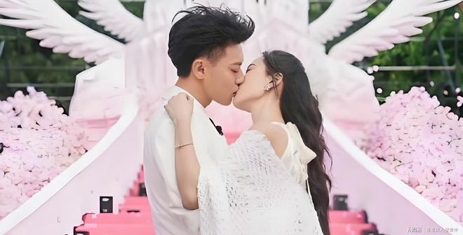 43针顶流转行制造卫生巾麻将胡了黄子韬开颅缝合(图5) 43针顶流转行制造卫生巾麻将胡了黄子韬开颅缝合(图5)